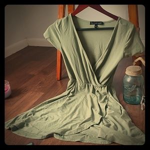 🦄 Two for $20🦄 soft sage green Derek Heart dress